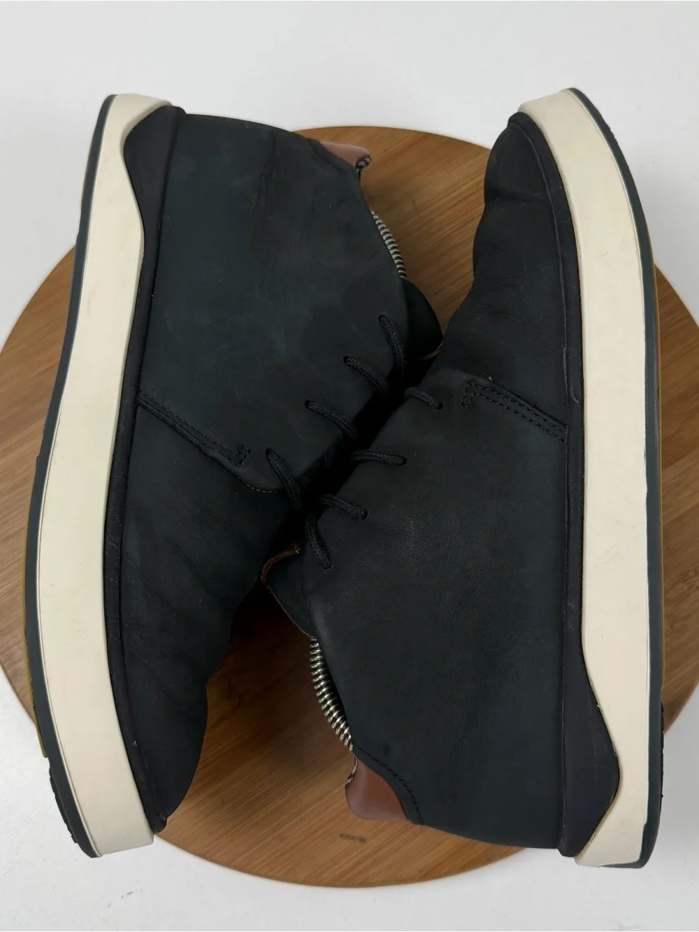 OluKai sleek black